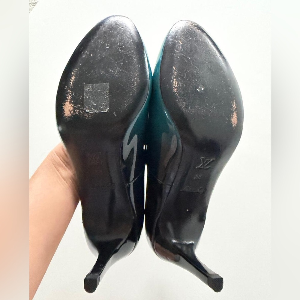 Louis Vuitton navy blue Heels Size 8 - Picture 9 of 12